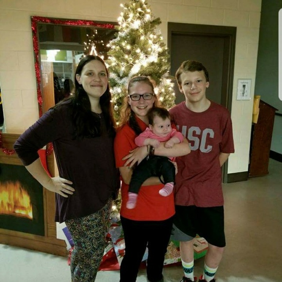 Meet your Posher, Janelle - Picture 4 of 4